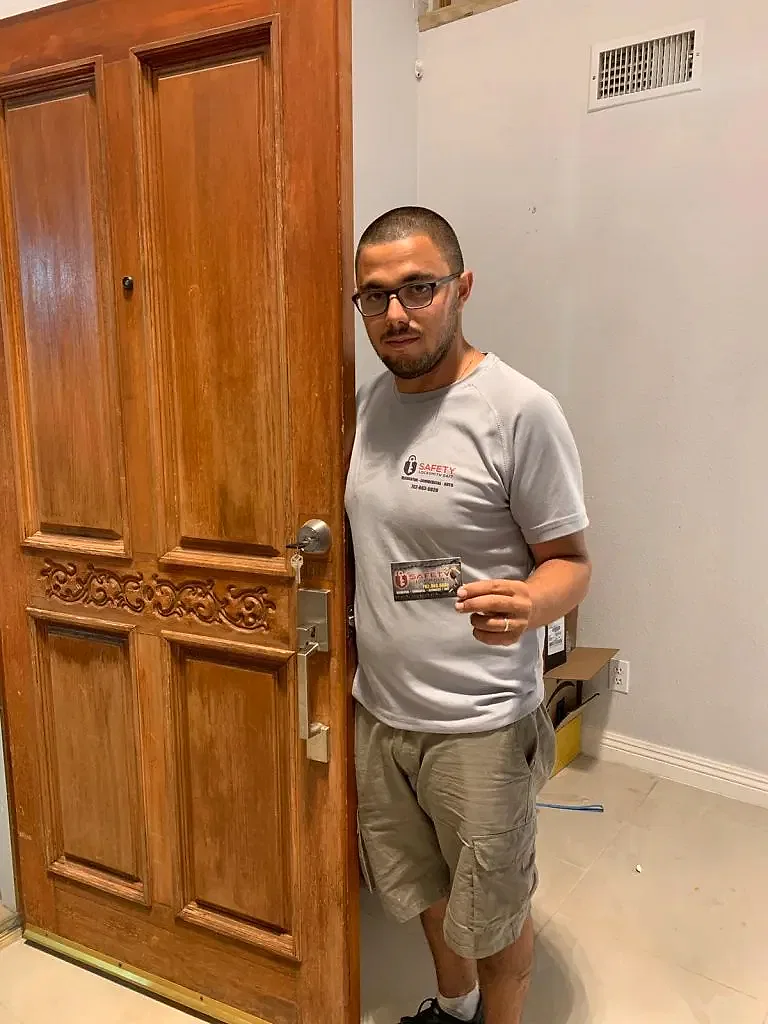 Safety Locksmith 247 las Vegas rekey a lock for front door